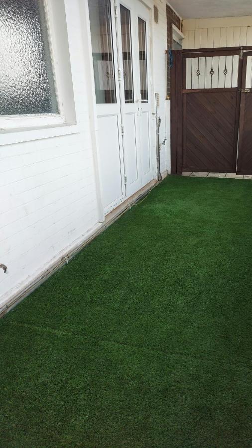 Hilltop Place Suites Near Doncaster Racecourse Buitenkant foto