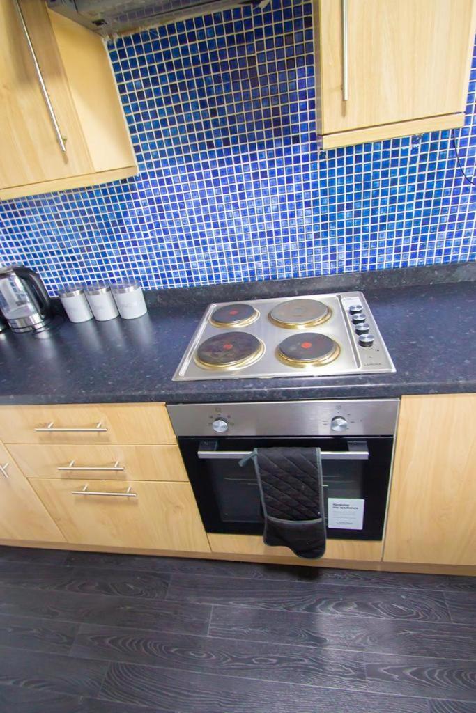Hilltop Place Suites Near Doncaster Racecourse Buitenkant foto
