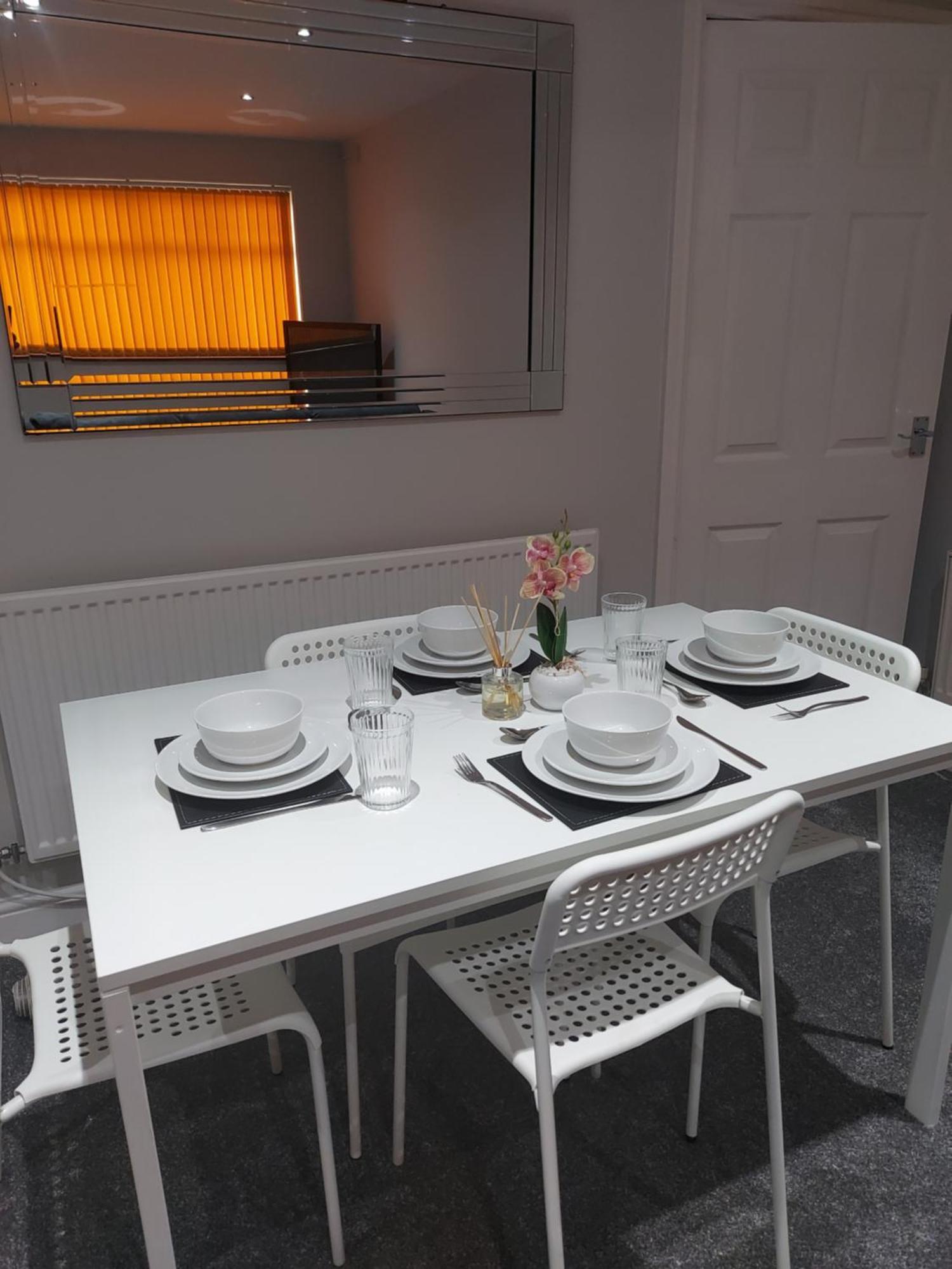 Hilltop Place Suites Near Doncaster Racecourse Buitenkant foto